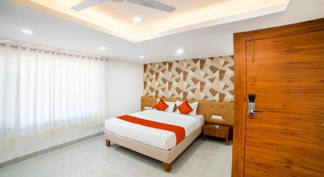Номер Premium The Byke Business - Chandigarh House