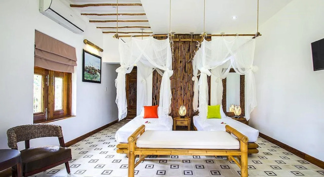 Двухместный номер Standard с балконом и с видом на сад The Island Lodge