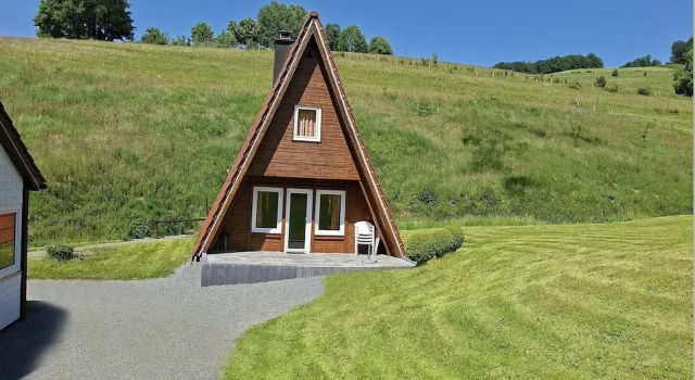 Коттедж Luxury с 2 комнатами с балконом Cosy holiday home in the Hochsauerland with terrace at the edge of the forest