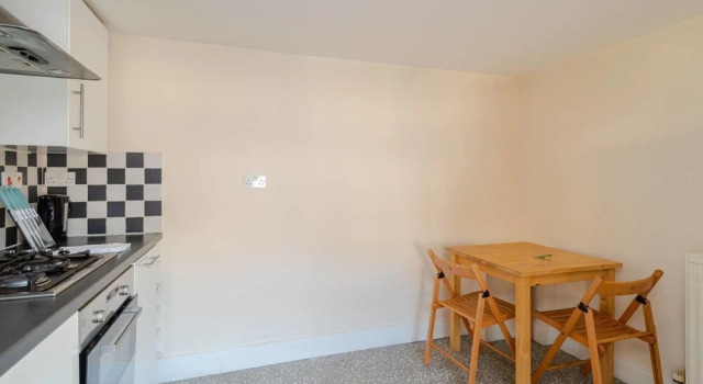 Quiet 2 Bedroom Apartment, Забронировать Апартаменты/квартира Лондон Большой Лондон, рядом с Баундс Грин