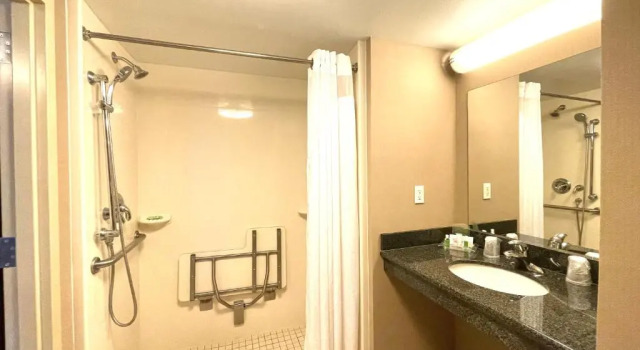 Номер Standard Crowne Plaza Ft Myers Gulf Coast by IHG