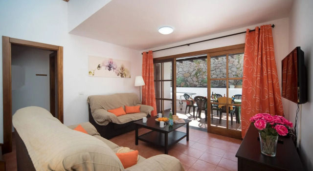 Villa Julianne 2 Heated Private Pool Walk to Beach A C Wifi Car Not Required - 2489