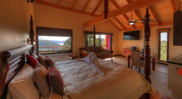 Двухместная вилла с балконом Maleny Tropical Retreat Balinese B&B