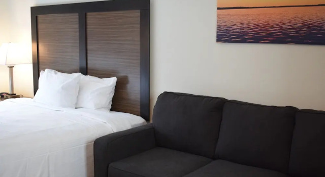 Menominee River Extended Stay Hotel, Rezervovat Hotel Marinette Wisconsin