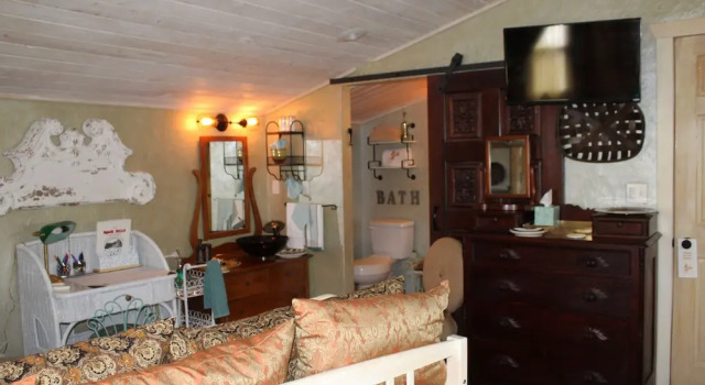 Amie St.Jéan Bed and Breakfast, Забронировать Отель Рапид-Сити Black Hills National Forest, рядом с Аллея искусств