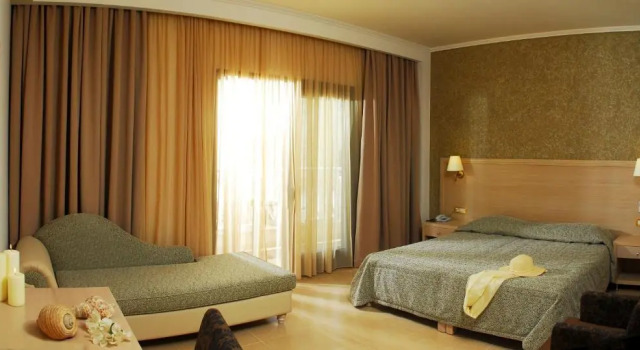Полулюкс Cactus Royal Spa & Resort Adults Only