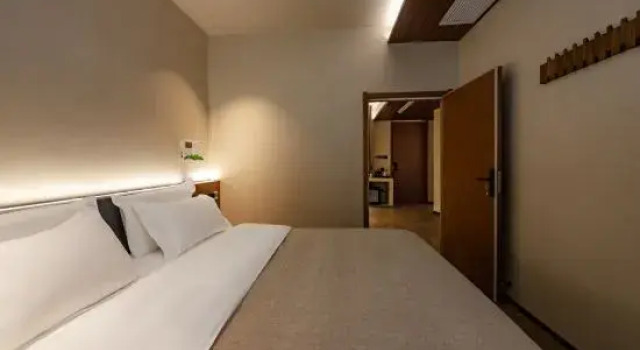 Семейный люкс с 2 комнатами Shangri-la Designer Homestay without Summer(By the Cosmic Wheel of Dukezong)