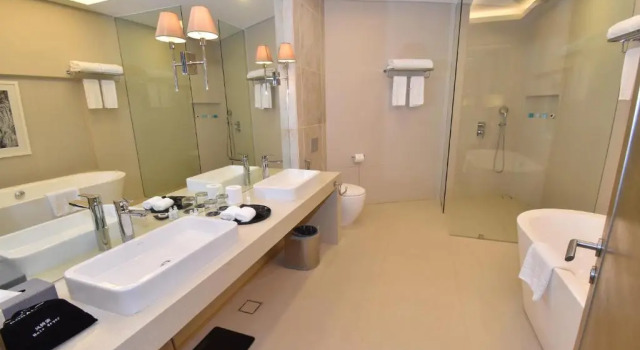 Premier Suite 2 Schlafzimmer mit Poolblick Aqua Boracay