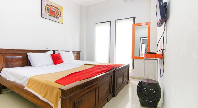 RedDoorz Plus near Ubung Terminal Denpasar