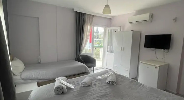 Трёхместный номер Standard с балконом Karya Hotel