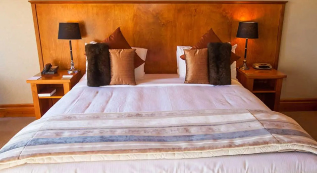 Fiordland Lodge, Забронировать Отель Отели Те-Анау с парковкой, Парковка
