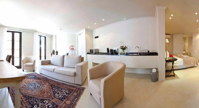 Двухместный люкс Rouge on Rose Boutique Hotel