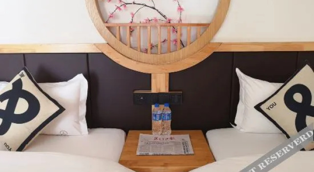 Pine Bamboo Inn Lijiang, Забронировать Отель Лицзян Юньнань, рядом с Улица Сквер-стрит Древнего города Даянь