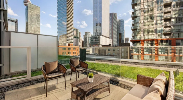 Двухместный номер с террасой Executive Shangri-La Toronto
