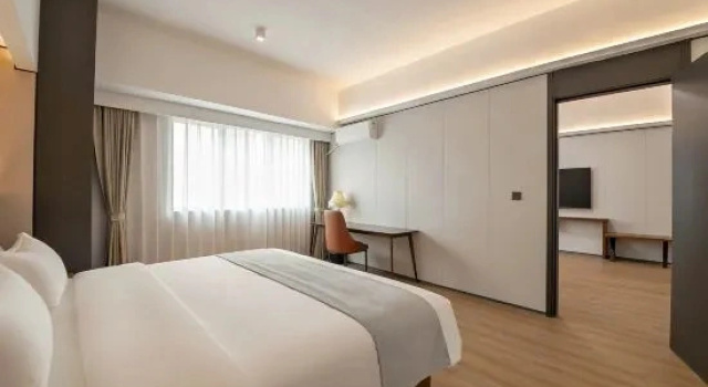 Люкс Ashton Garden Hotel