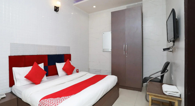 Collection O 9271 Hotel Dev Palace