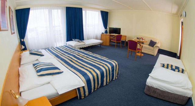 TOP HOTEL Praha & Conference Centre