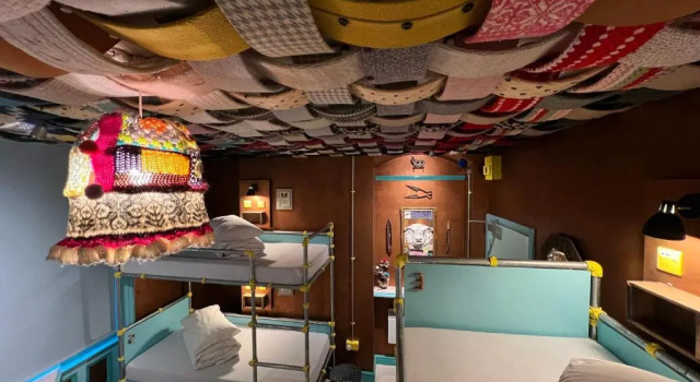 Кровать в общем номере Art Hostel