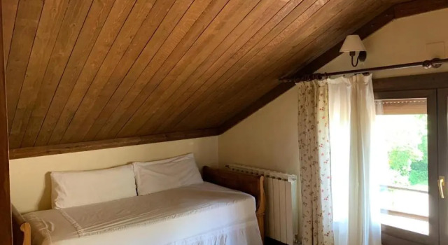 Hotel Charle, Book Hotel Hotels in Aragon with Parking, Parking