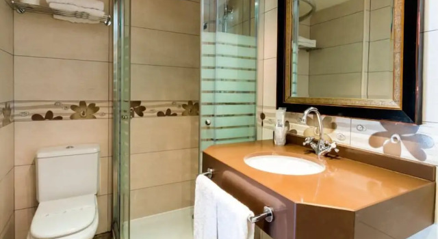Четырёхместный номер Standard Hotel Flor De Neu