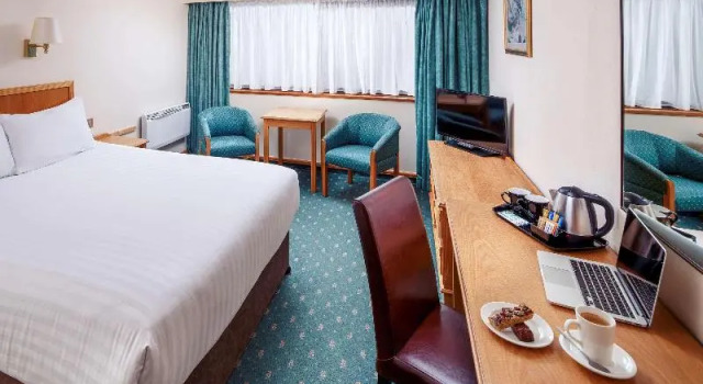 Двухместный номер Standard Mercure Livingston Hotel