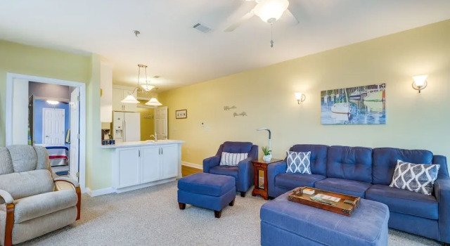 Lakefront Huddleston Condo w/ Community Pool, Reserva ahora Apartamento Huddleston Virginia