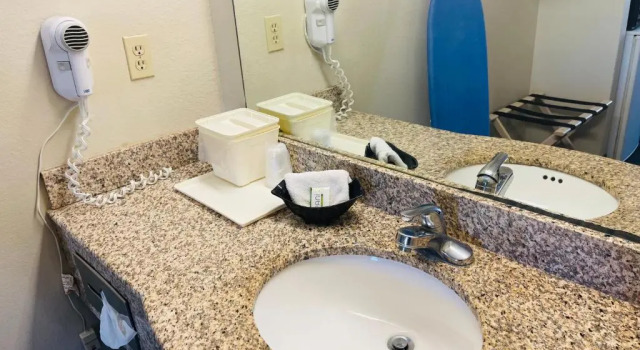 Четырёхместный номер Standard MAGNOLIA INN of BILOXI,OCEAN SPRINGS,PASCAGOULA & GAUTIER