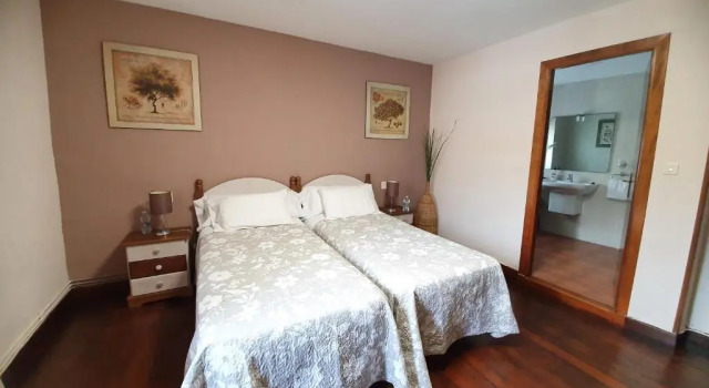 Casa Rural Irigoien, Rezerwuj Hotel Hotele w Baskonia z parkingiem, Parking