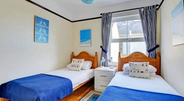 Cozy Holiday Home With Fireplace at Saint Merryn Cornwall, Varaa Hotelli 3 tähden hotellit kohteessa Cornwall, 3*