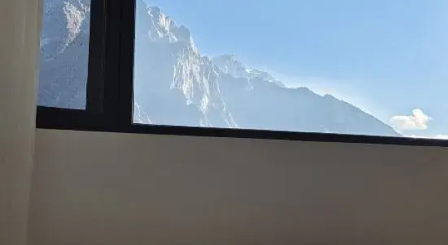 Кровать в общем номере (мужской номер) Tiger Leaping Gorge Yijing Yungu Homestay