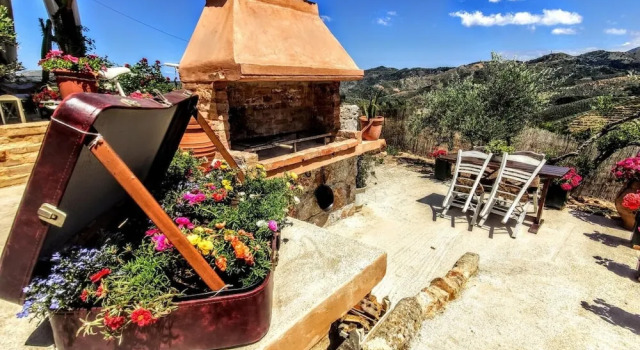 Коттедж Thymes Traditional House
