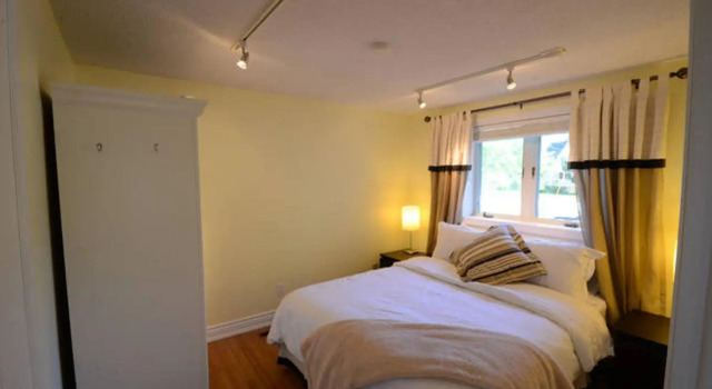 Maple Tree Cottage License # 058-2022, Забронировать Дом для отпуска Отели Ниагарского винодельческого региона с парковкой, Парковка