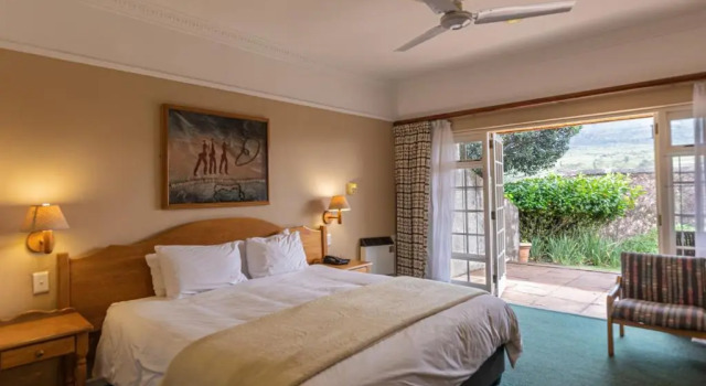 Семейный номер Standard Cathedral Peak Hotel
