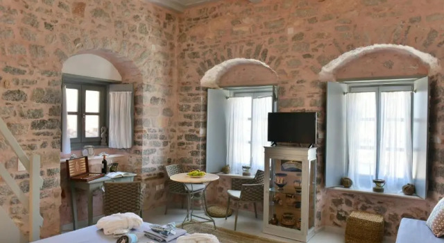 On The Port Mansion Studio 2 Hydra, Varaa Hotelli Hydra Saronic Islands
