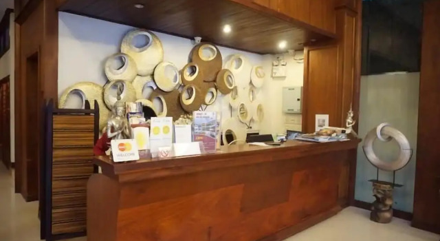 Manorom Classy Hotel