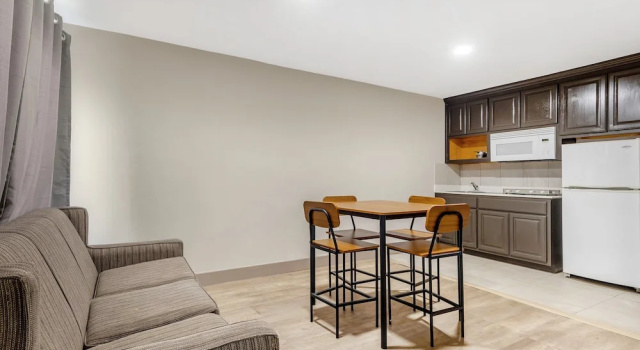 Двухместный люкс Red Roof Inn & Suites Newport News