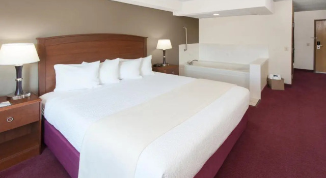 Номер Standard AmericInn by Wyndham Iowa Falls