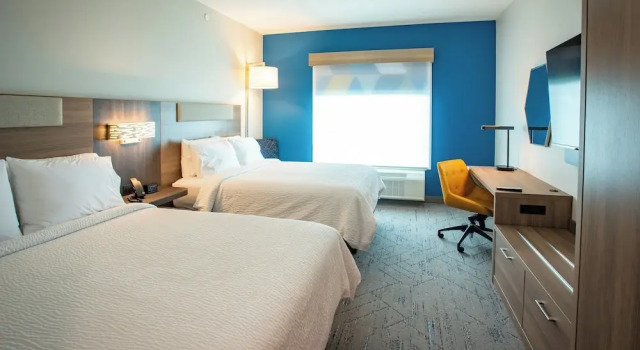 Четырёхместный номер Standard Holiday Inn Express & Suites Pensacola Airport North – I-10 by IHG