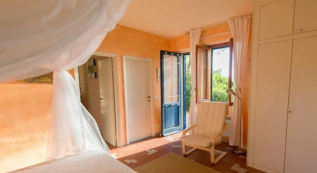 Коттедж с балконом House With Direct Access and Private Terrace at Sea Near Capoliveri