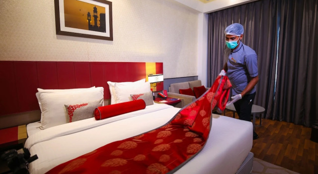Двухместный люкс с 2 комнатами Ramada Plaza by Wyndham Lucknow