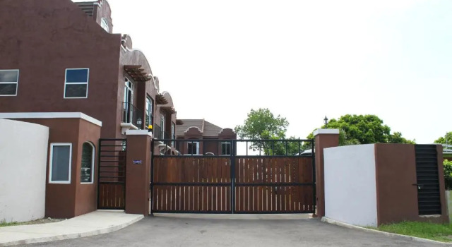 Casa Pinto Guest Apartment, Buchen Sie Ferienwohnung Kingston Jamaika