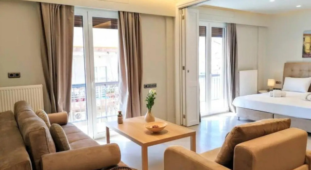 Апартаменты c 1 комнатой Luxurious Minimal Apartment in Acropolis