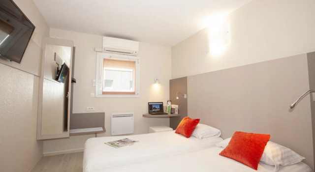 Четырёхместный номер Standard с 2 комнатами Best Hotel Lyon - Saint Priest