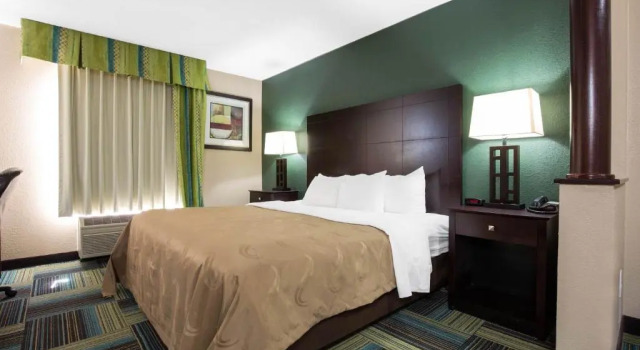 Люкс Quality Inn and Suites Arnold - St Louis