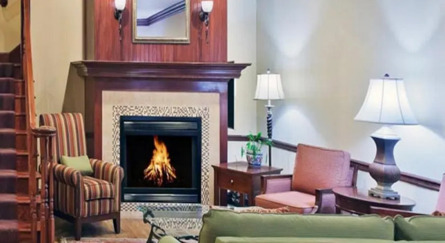 Country Inn and Suites Tulsa