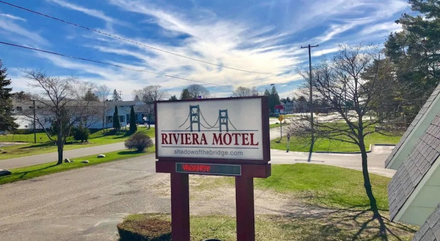 Riviera Motel, Забронировать Мотель Отели Макино-Сити с бассейном, рядом с Mackinaw City Trailhead, Бассейн