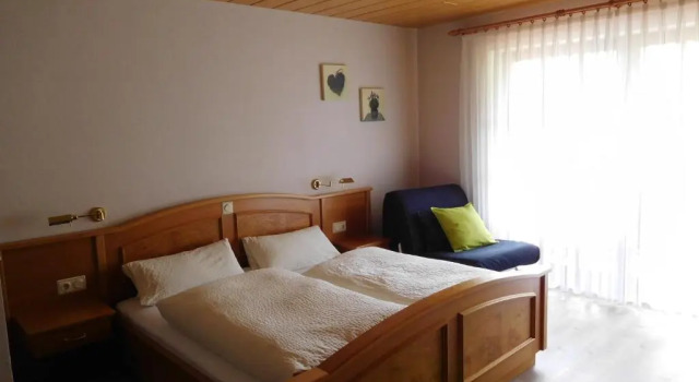 Landgasthof Zur Gemütlichkeit, Забронировать Отель Mömbris Шпессарт