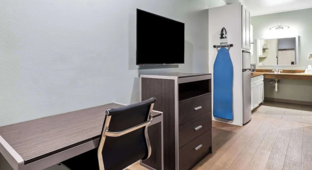 Четырёхместный номер Standard Econo Lodge Inn & Suites Channelview - Houston East