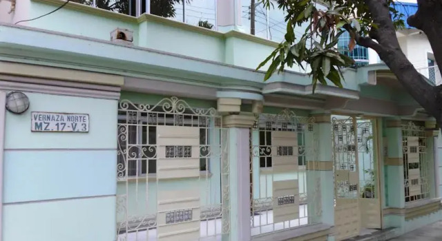 Suite Los Soles, Забронировать Отель Гуаякиль Гуаяс, рядом с Omni hospital
