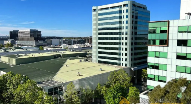 Light & Lovely in Canberra's CBD - 1BR Apt w/Carsp, Забронировать Отель Отели Канберры с парковкой, рядом с Парк Commonwealth, Парковка